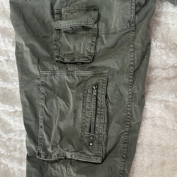 Hollister Olive Cargo Pants - Picture 4 of 5